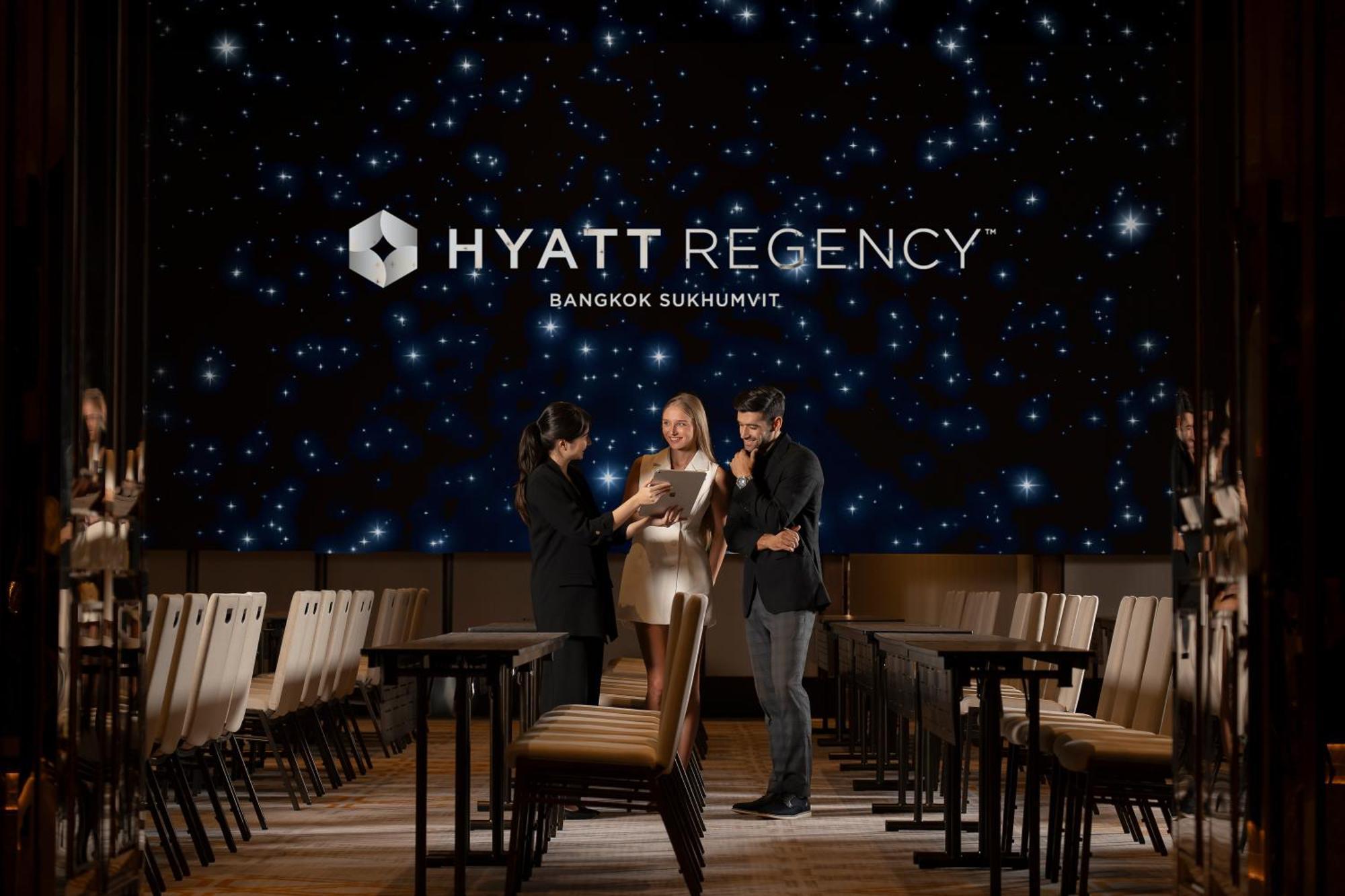 Hyatt Regency Bangkok Sukhumvit Otel Dış mekan fotoğraf